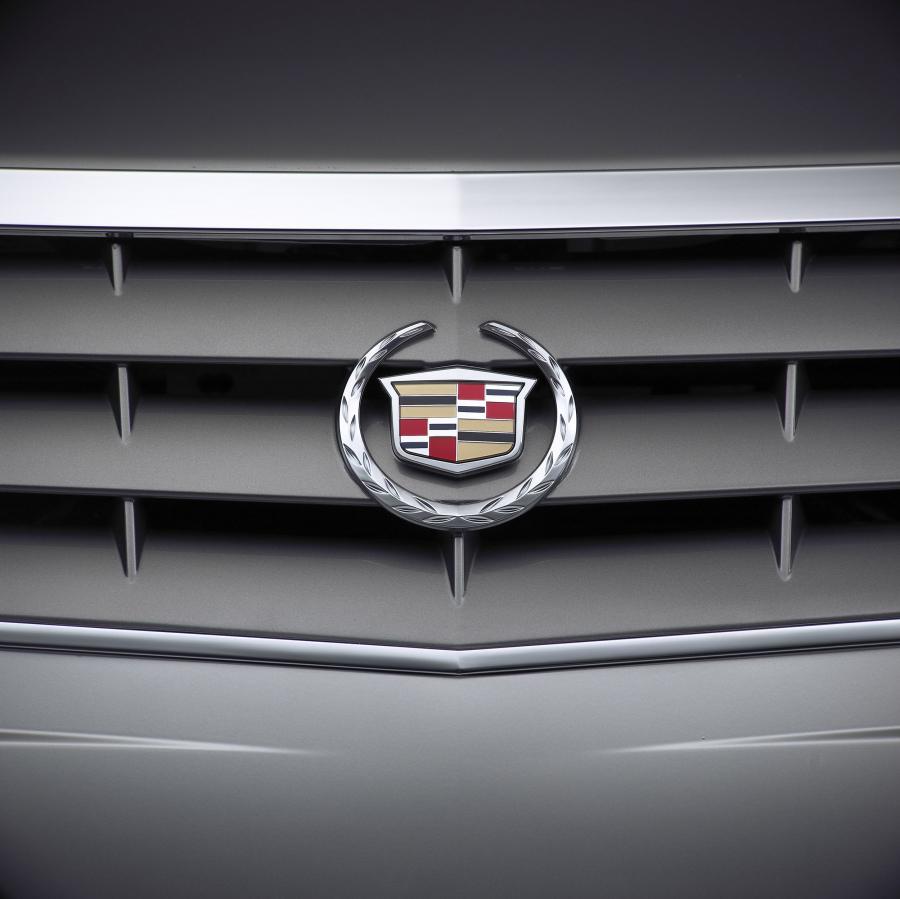  Cadillac SRX 2004 года  (фото 59 из 103)